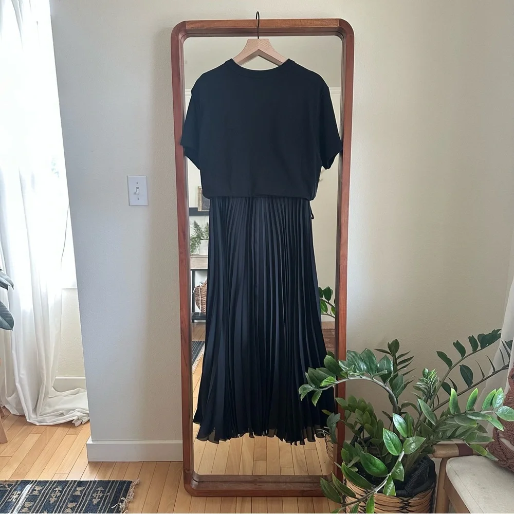 SACAI Satin Pleated T-Shirt Dress Black Women 4 Crewneck Short Sleeve Japan Midi - Picture 8 of 11